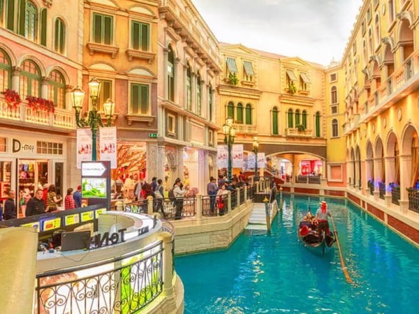 Gondelfahrt auf dem Grand Canal im Venetian Macao
